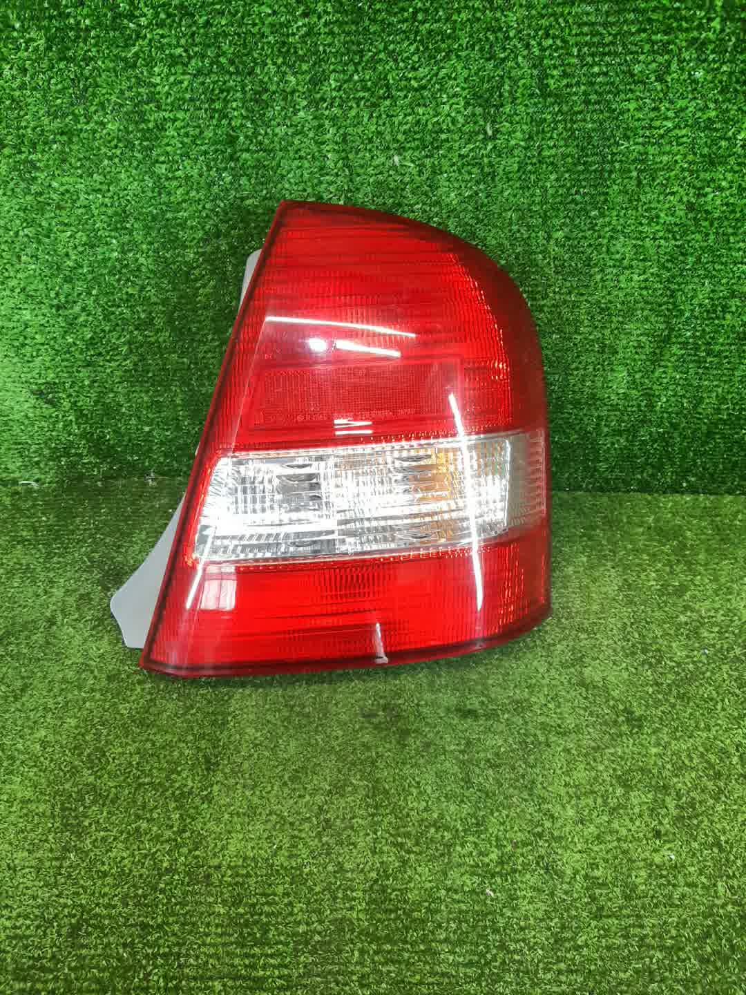 Стоп-сигнал правый задний MAZDA FAMILIA, 323 BJ5P, BJEP, BJ3P, BJFP, BJ 1 ракурс