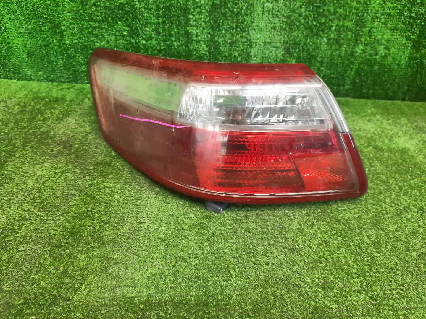 Стоп-сигнал левый задний TOYOTA CAMRY, ALTIS AHV40, GSV40, ACV40, ACV45, ACV40N, ACV45N 1 ракурс
