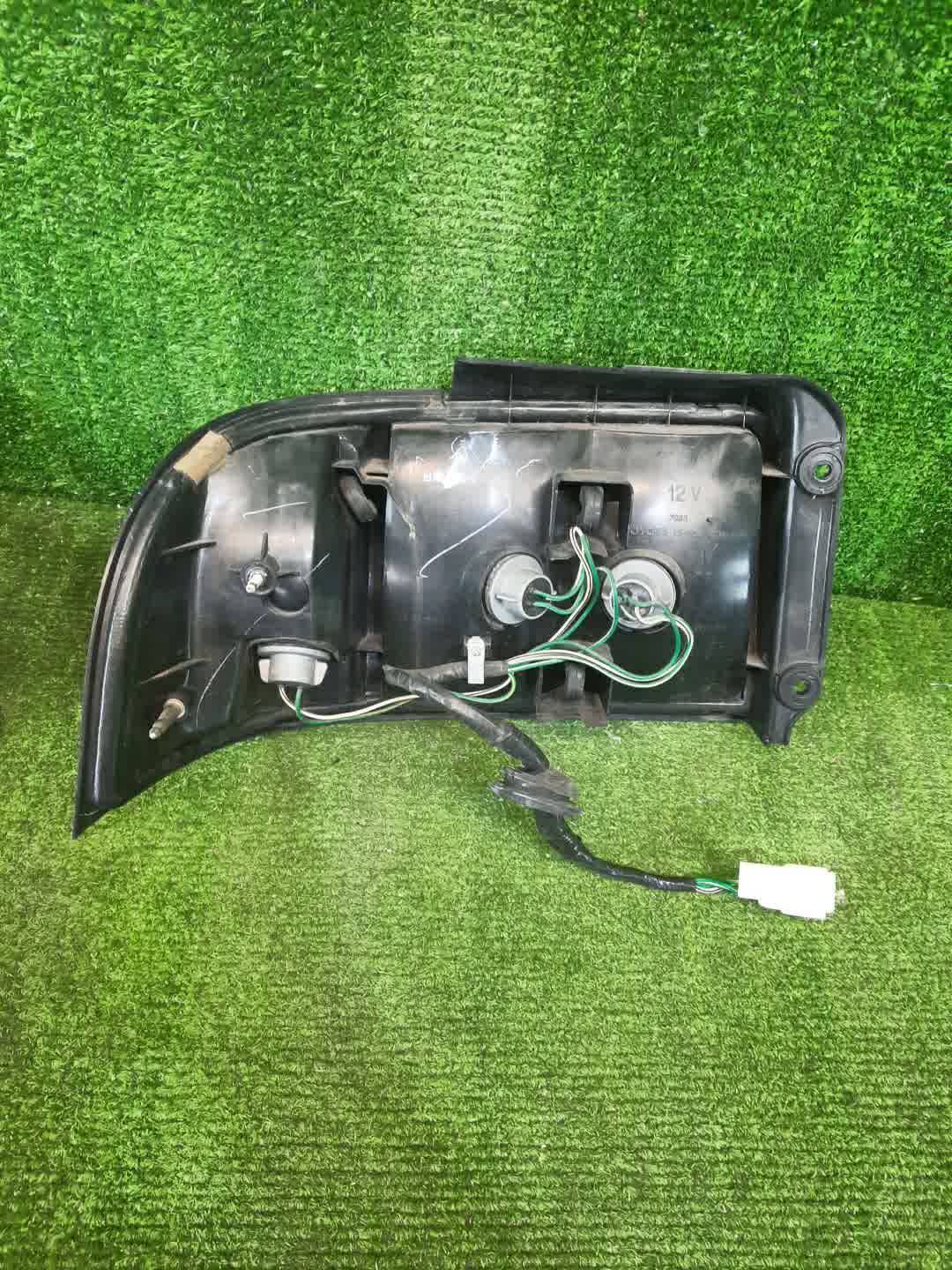 Стоп-сигнал правый задний TOYOTA SPRINTER AE100, AE101, AE109, EE101, AE104, CE107, CE100, CE109, EE108 3 ракурс