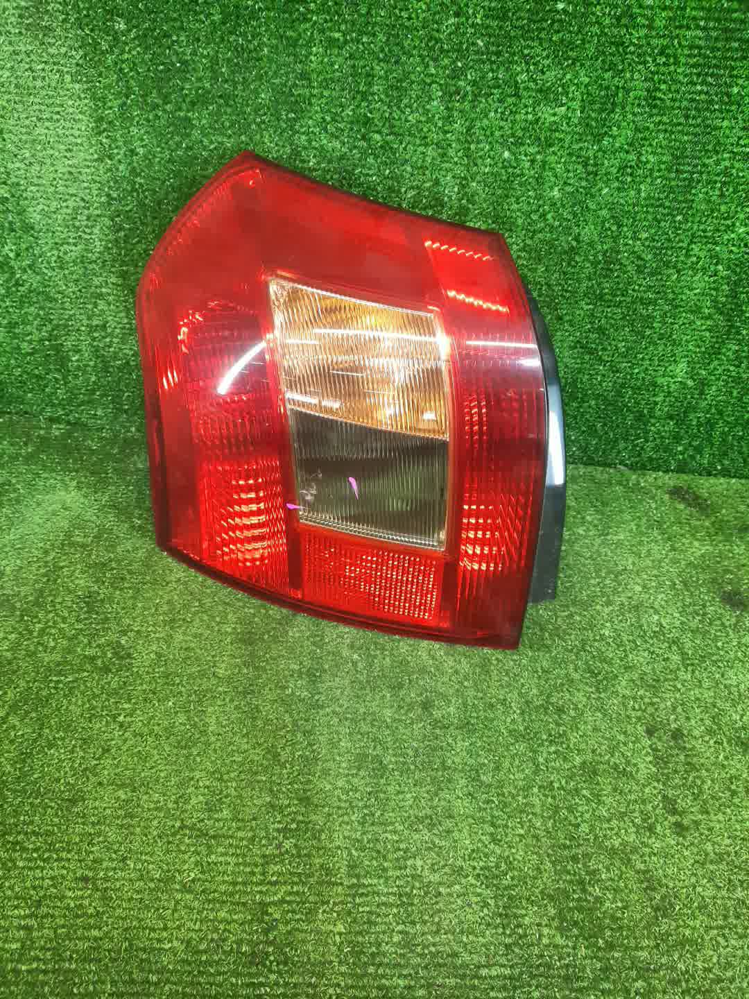 Стоп-сигнал левый задний TOYOTA ALLEX, COROLLA RUNX ZZE124, NZE121, ZZE122, ZZE123, NZE124 1 ракурс