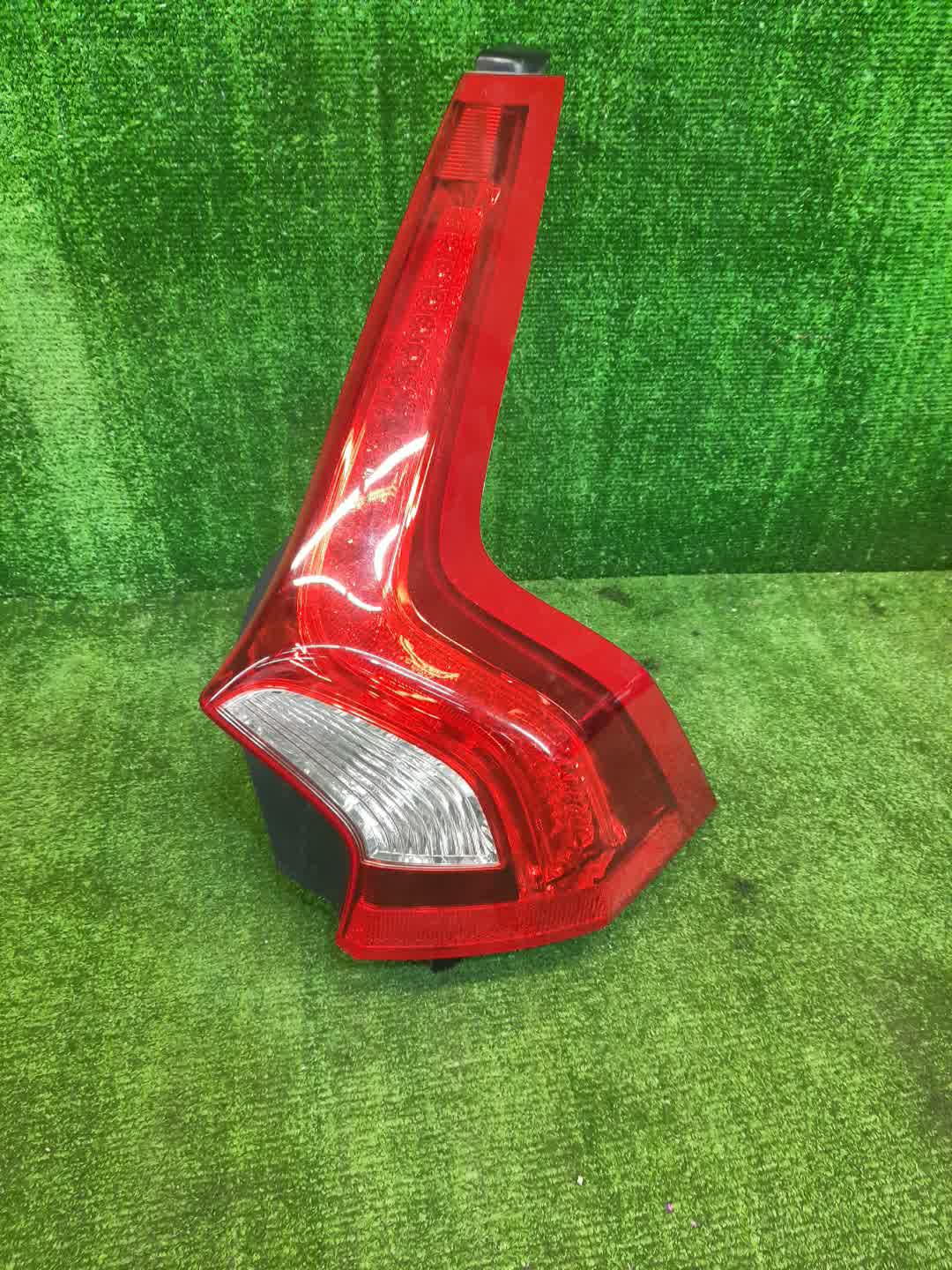 Стоп-сигнал правый задний VOLVO V60 FW45, FW47, FW, FW52, FW48, FW90 1 ракурс