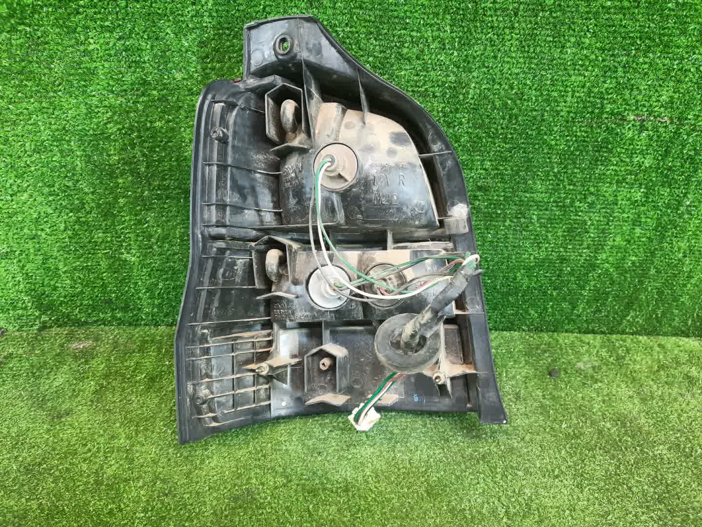 Стоп-сигнал правый задний MAZDA DEMIO DW3W, DW5W 3 ракурс