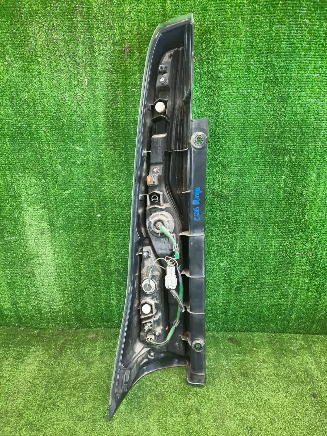 Стоп-сигнал правый задний NISSAN SERENA C26 2 ракурс