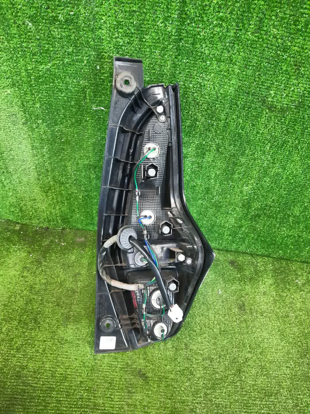 Стоп-сигнал левый задний NISSAN DAYZ B45W, B43W, B46W, B47W, B48W, B44W 2 ракурс