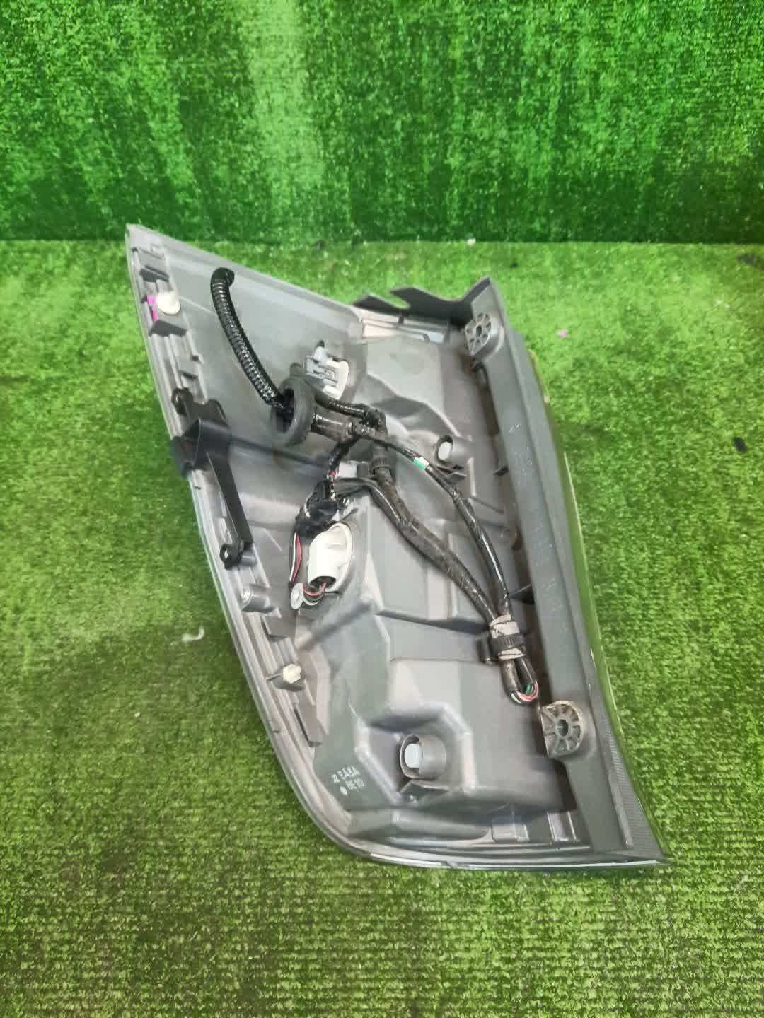 Стоп-сигнал правый задний HONDA STEPWGN RK1 3 ракурс