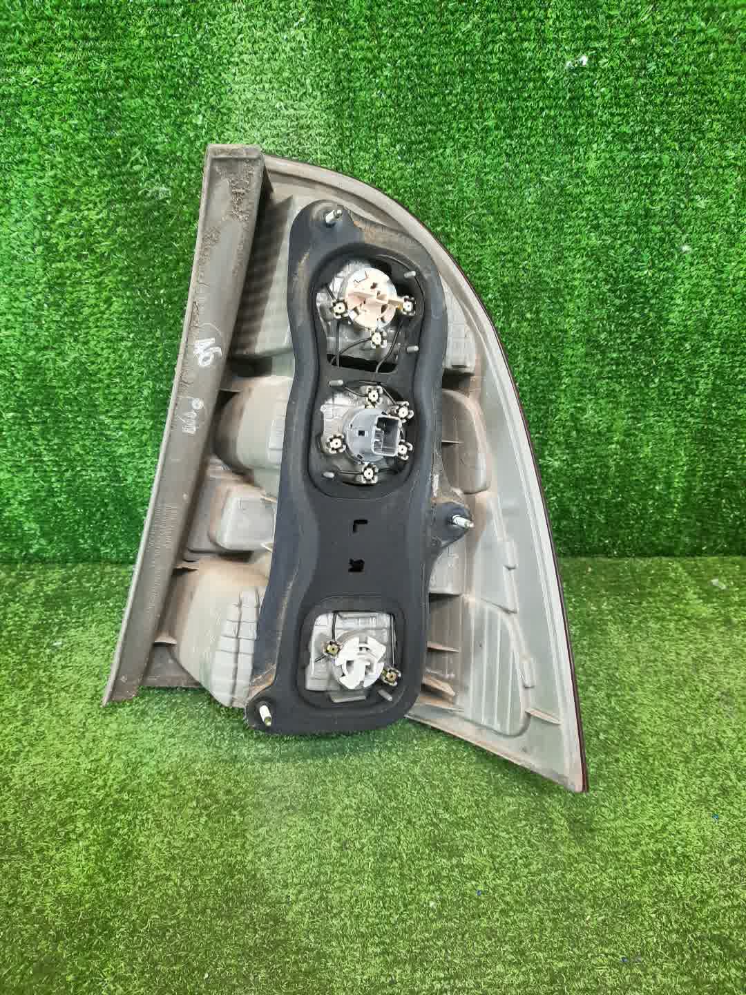 Стоп-сигнал левый задний TOYOTA COROLLA FIELDER NZE121G, ZZE123G, ZZE124G, ZZE122G, NZE124G 3 ракурс