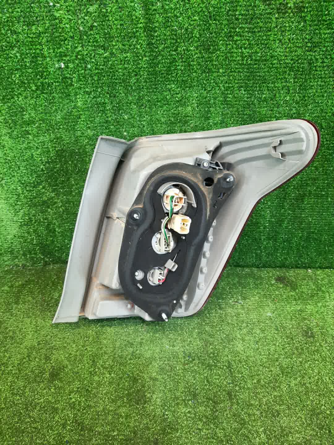 Стоп-сигнал левый задний TOYOTA COROLLA FIELDER, FIELDER ZRE144G, ZRE142G, NZE144G, NZE141G 3 ракурс