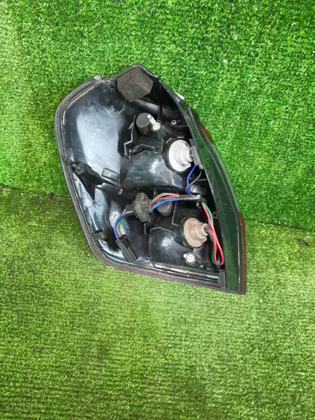 Стоп-сигнал правый задний SUBARU LEGACY BH9, BH5, BHE, BHC 2 ракурс