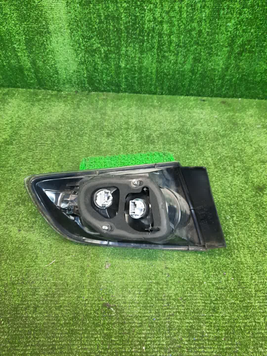 Стоп-сигнал правый задний MAZDA AXELA, MAZDA 3, 3 BK5P, BK3P, BKEP, BK 3 ракурс