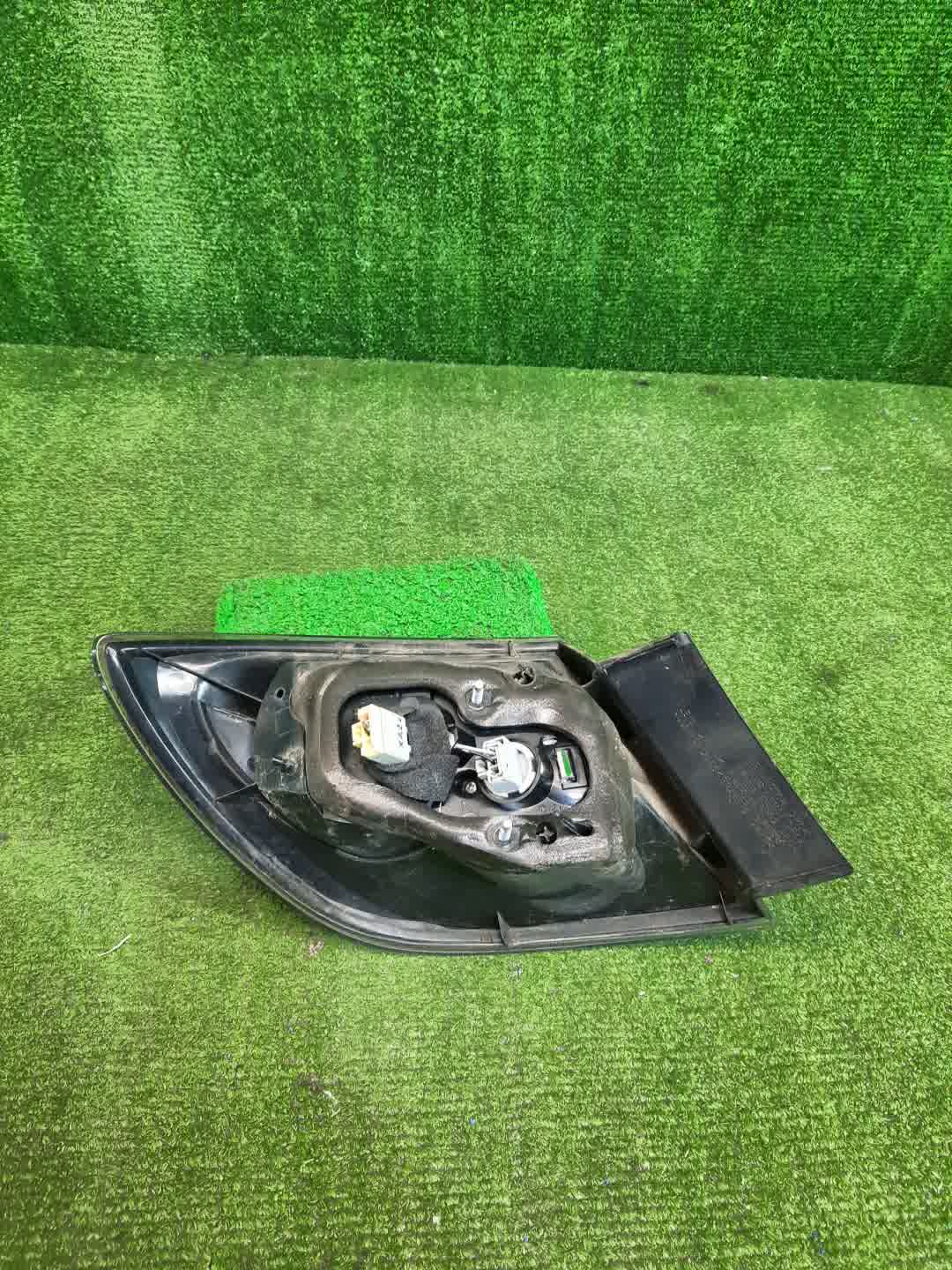 Стоп-сигнал правый задний MAZDA AXELA, MAZDA 3, 3 BK5P, BK3P, BKEP, BK 3 ракурс