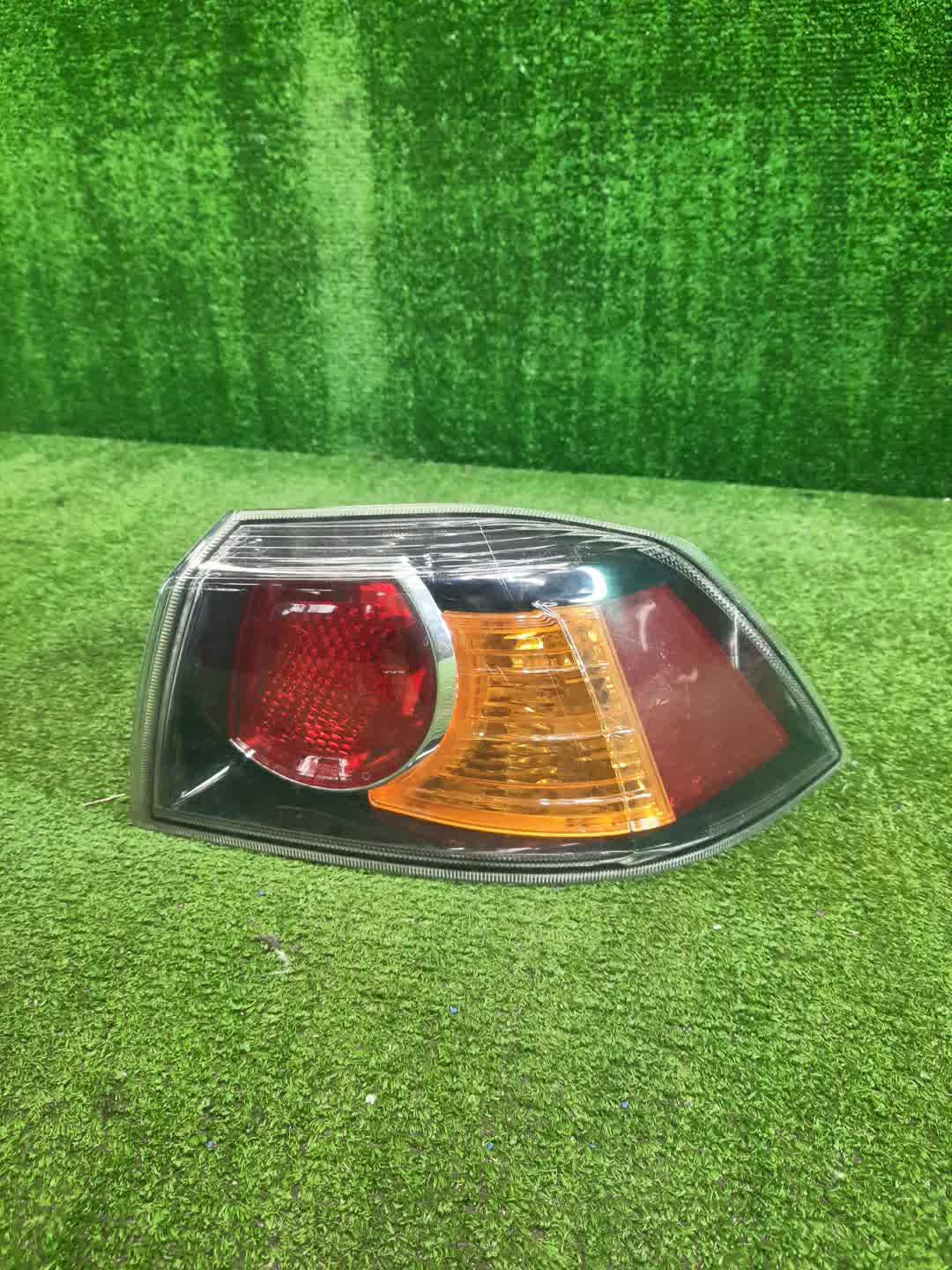 Стоп-сигнал правый задний MITSUBISHI LANCER, GALANT FORTIS CY4A, CY2A, CY3A, CY6A 1 ракурс