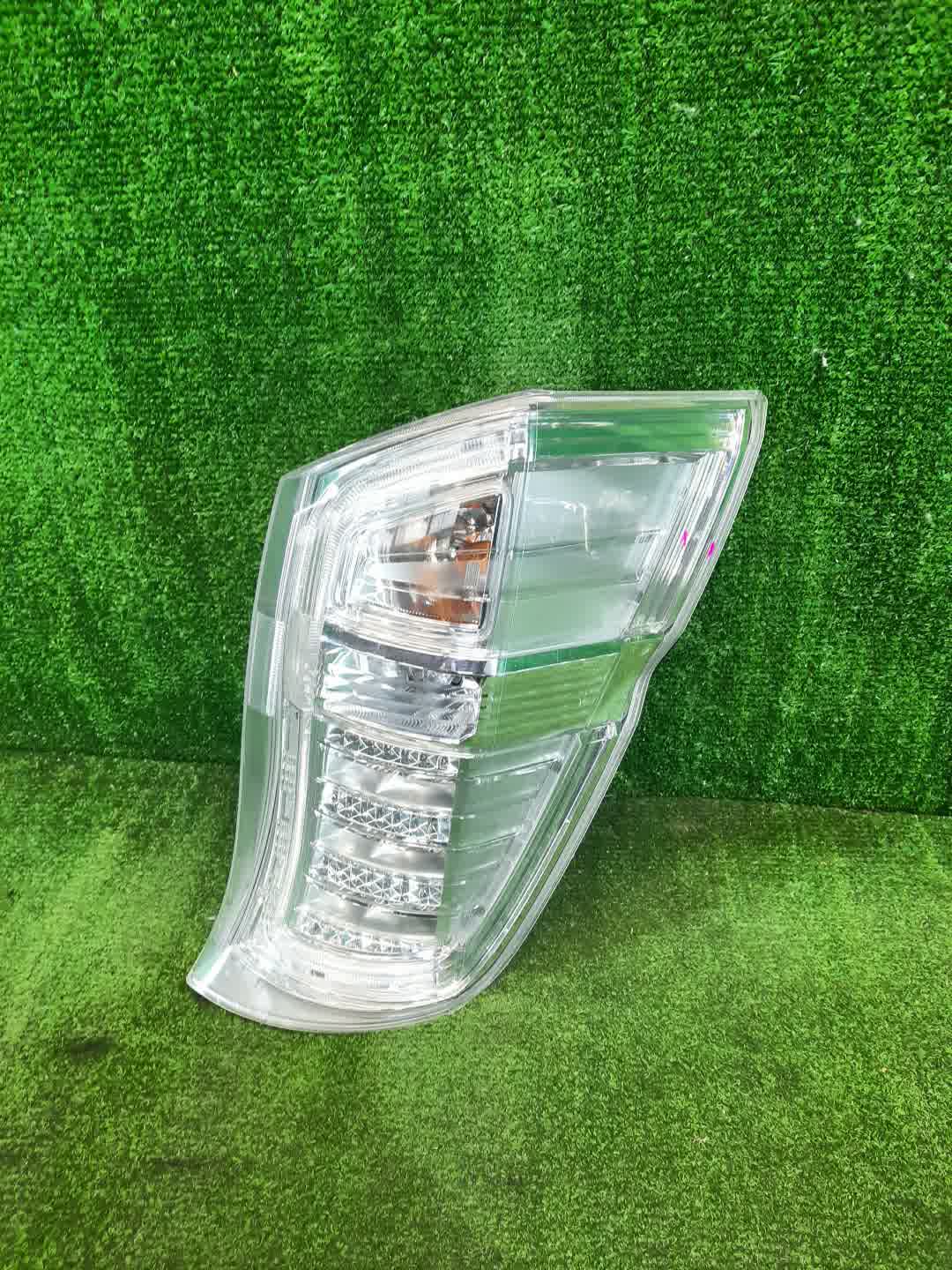 Стоп-сигнал правый задний HONDA STEPWGN RK1 1 ракурс