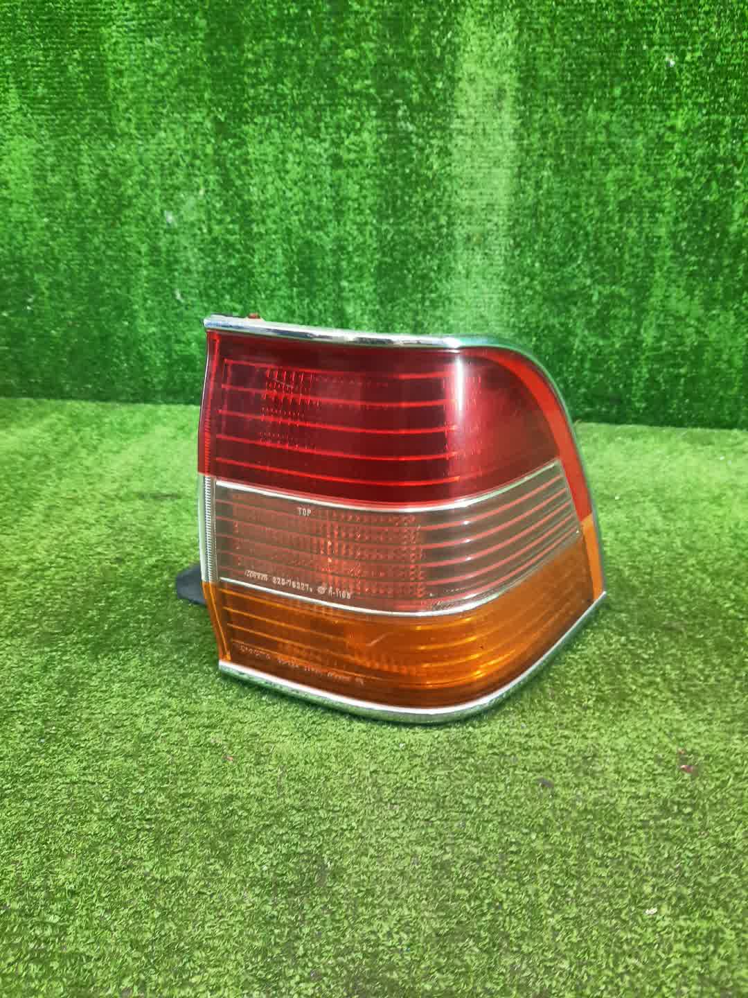 Стоп-сигнал правый задний TOYOTA CROWN JZS151, JZS155, GS151, LS151, JZS157, JZS153 1 ракурс
