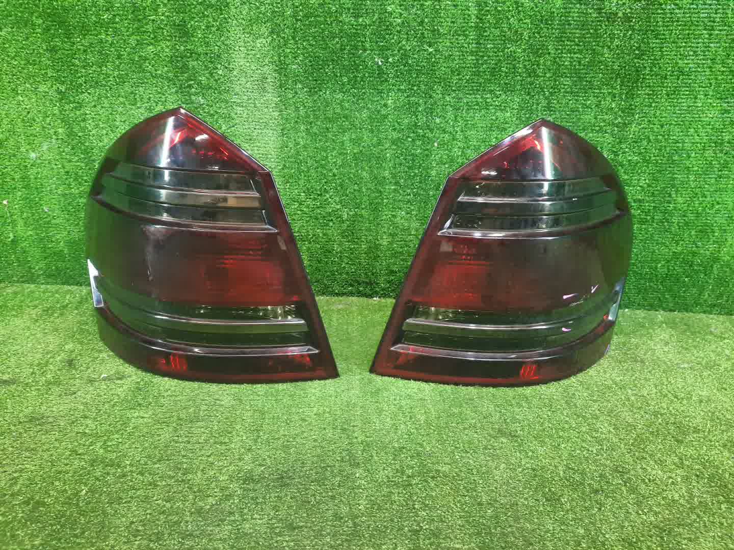Стоп-сигнал левый задний MERCEDES-BENZ GL-Class 164.886 A1648200564 1 ракурс