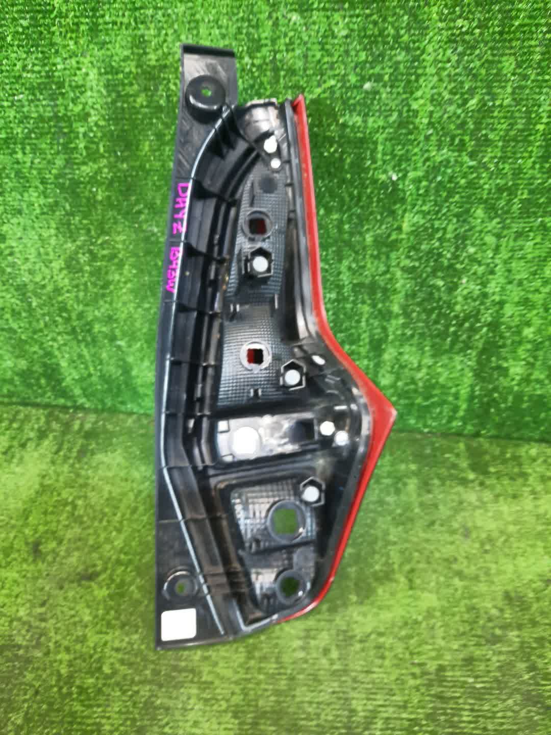 Стоп-сигнал левый задний NISSAN DAYZ B45W, B43W, B46W, B47W, B48W, B44W 3 ракурс