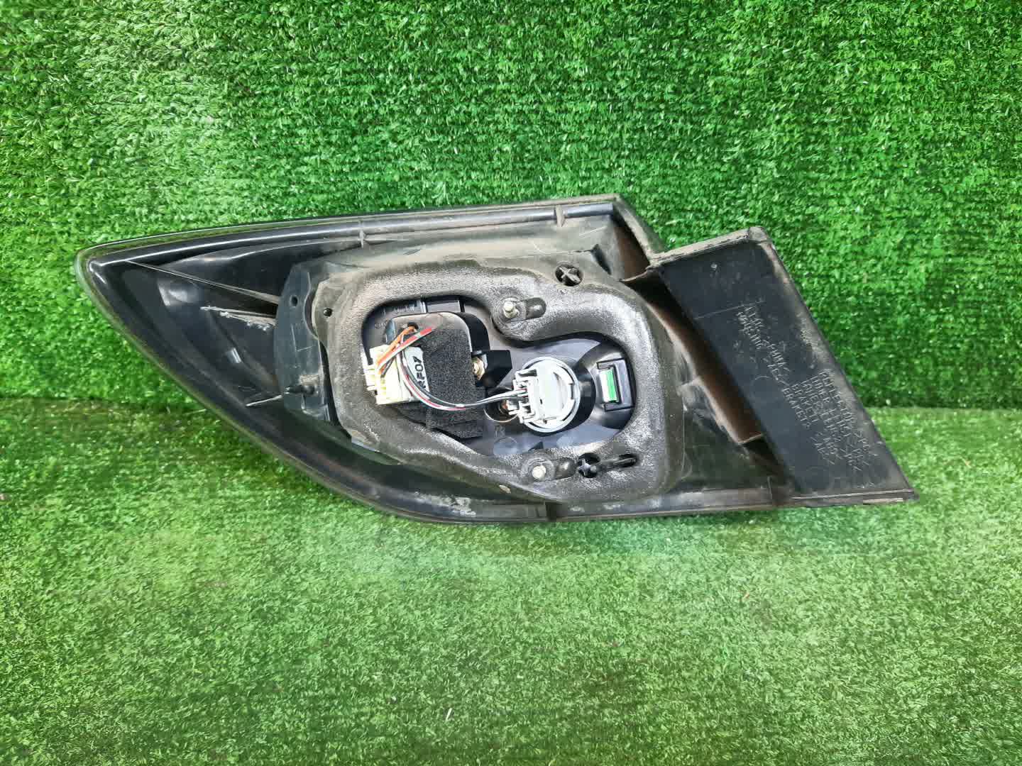 Стоп-сигнал правый задний MAZDA AXELA, MAZDA 3, 3 BK5P, BK3P, BKEP, BK 2 ракурс