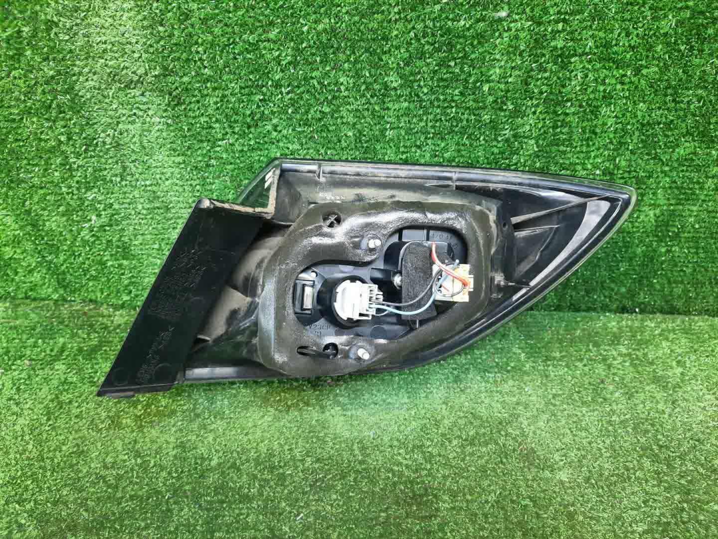 Стоп-сигнал левый задний MAZDA AXELA, MAZDA 3, 3 BK5P, BK3P, BKEP, BK 2 ракурс