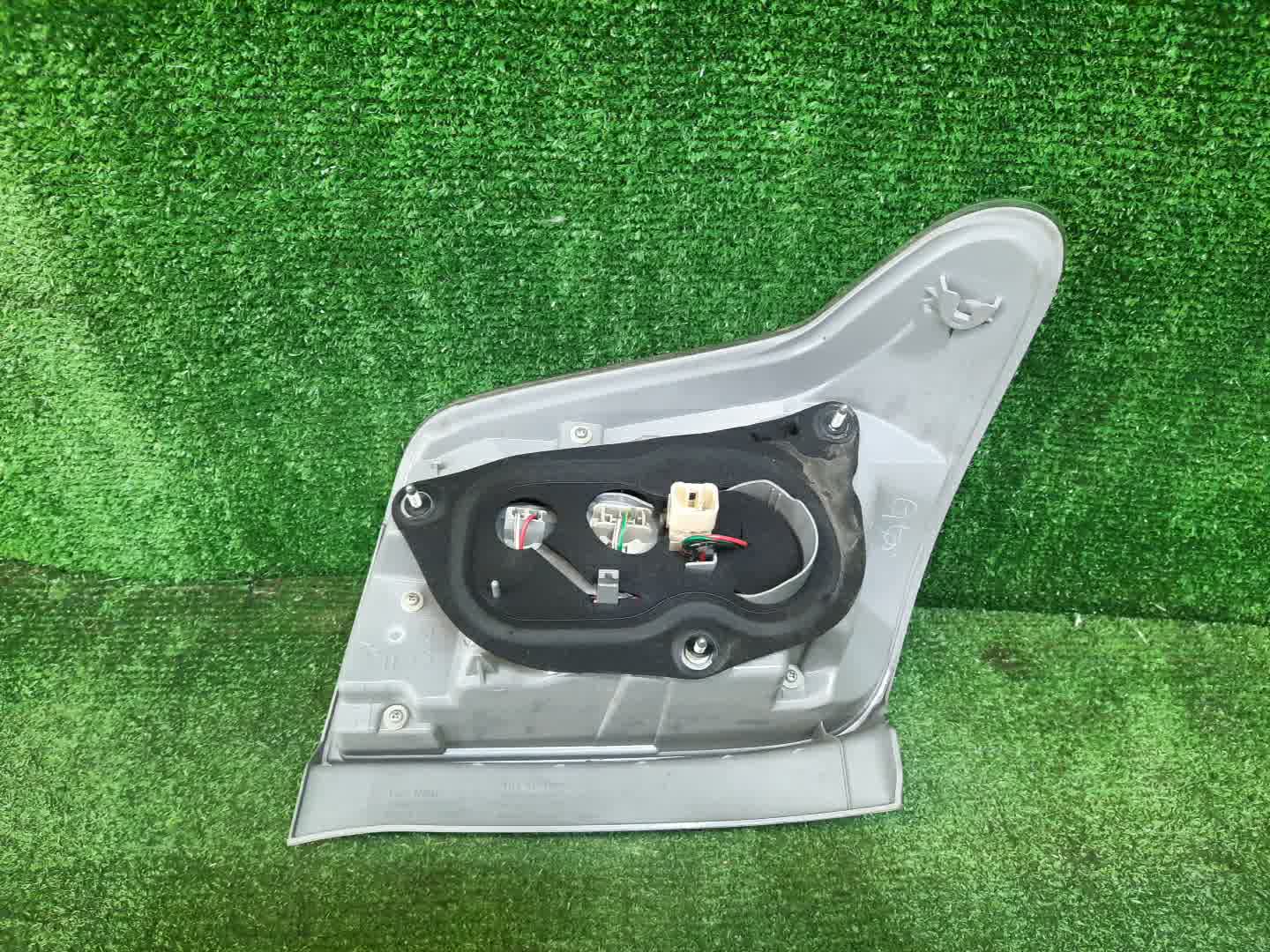 Стоп-сигнал правый задний TOYOTA COROLLA FIELDER, FIELDER ZRE144G, ZRE142G, NZE144G, NZE141G 3 ракурс