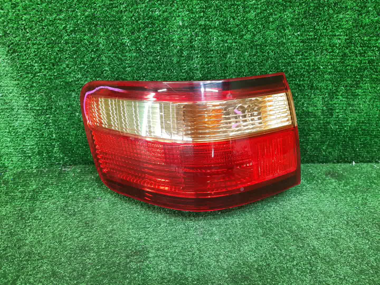 Стоп-сигнал левый задний TOYOTA CAMRY GRACIA MCV21W, MCV25W, SXV20W, MCV20W, SXV25W 1 ракурс