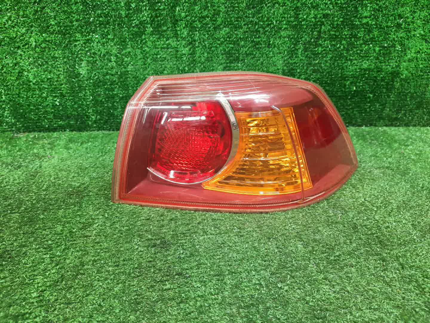 Стоп-сигнал правый задний MITSUBISHI LANCER, GALANT FORTIS CY4A, CY2A, CY3A, CY6A 1 ракурс