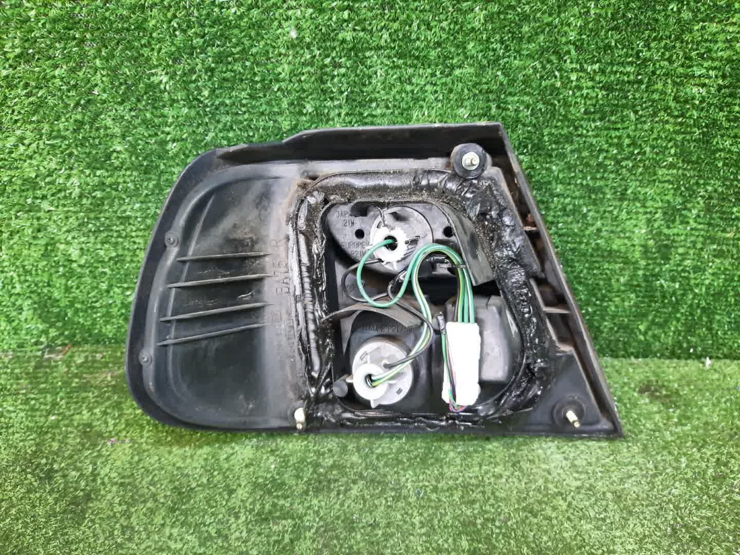 Стоп-сигнал правый задний NISSAN PULSAR N15 2 ракурс