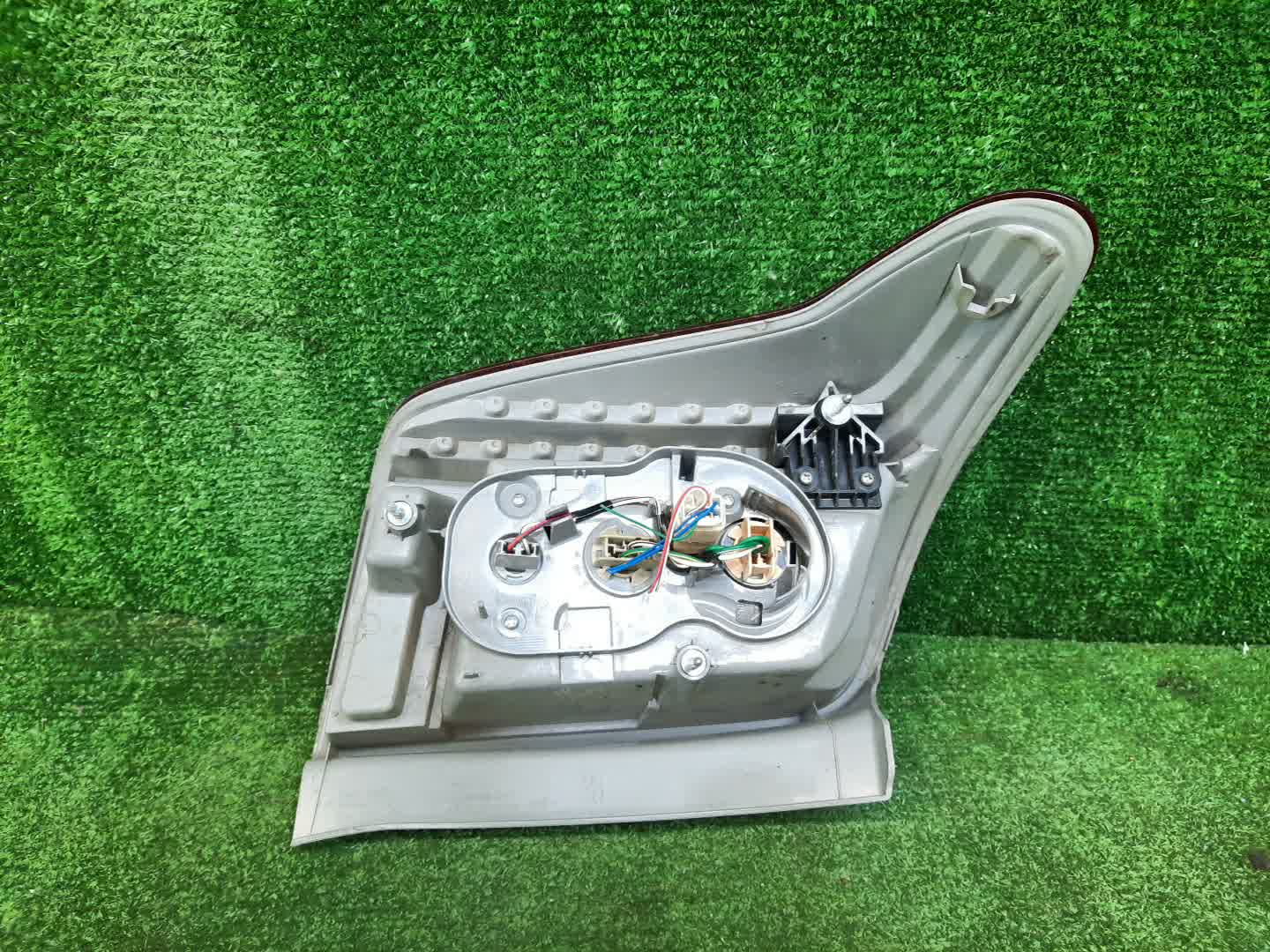 Стоп-сигнал правый задний TOYOTA COROLLA FIELDER, FIELDER ZRE144G, ZRE142G, NZE144G, NZE141G 2 ракурс