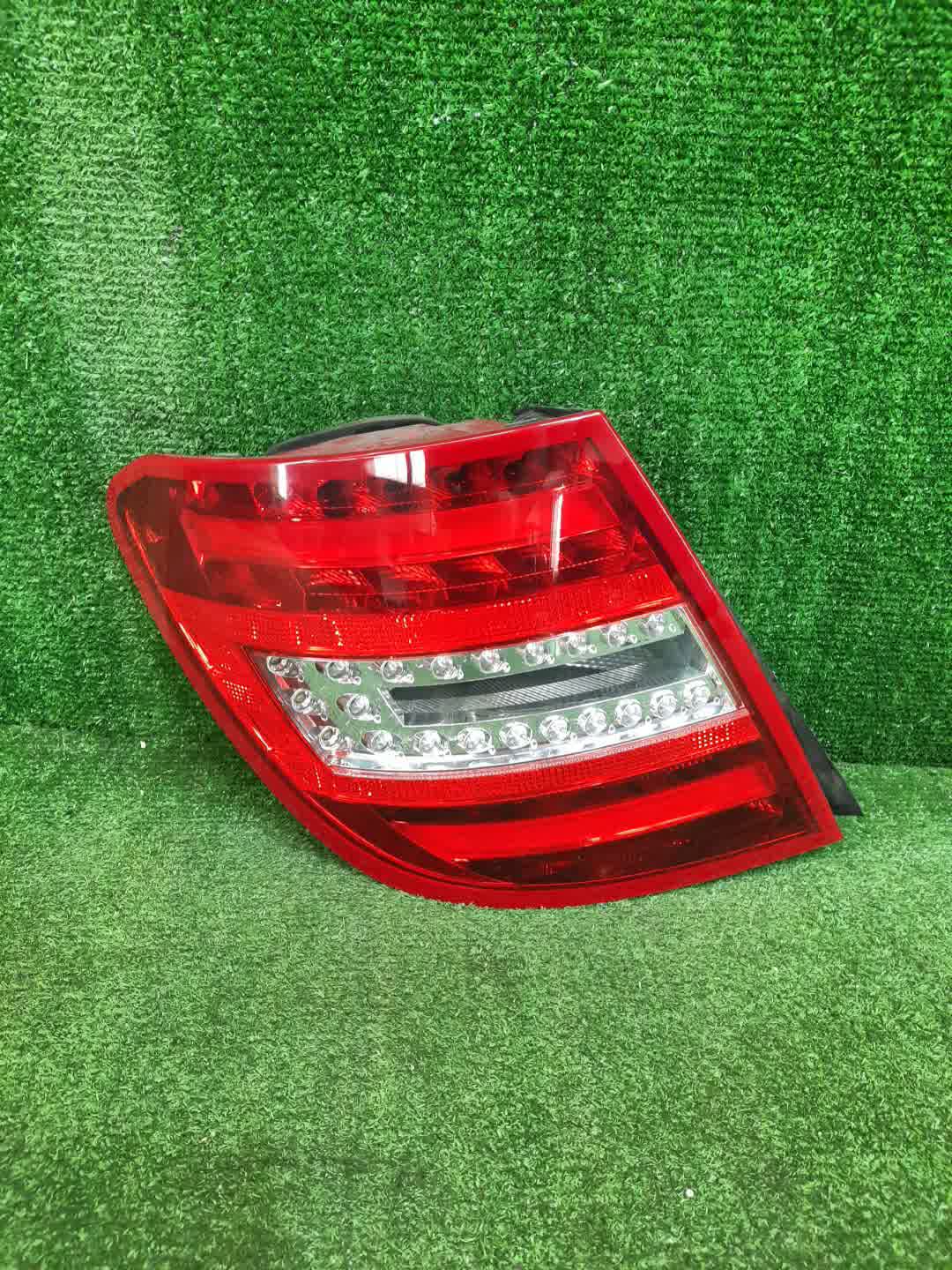 Стоп-сигнал левый задний MERCEDES-BENZ C-Class S204, 204248, 204241, 204254, S204.254, 204257, S204.256, 204277, 204247, 204252, 204507, S204.247, S204.249, S204.241, S204.246, S204.252 1 ракурс