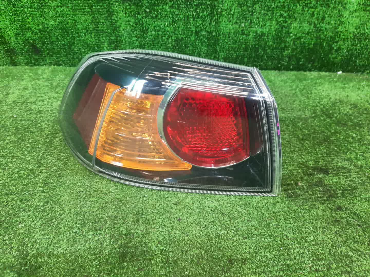 Стоп-сигнал левый задний MITSUBISHI LANCER, GALANT FORTIS CY4A, CY2A, CY3A, CY6A 1 ракурс