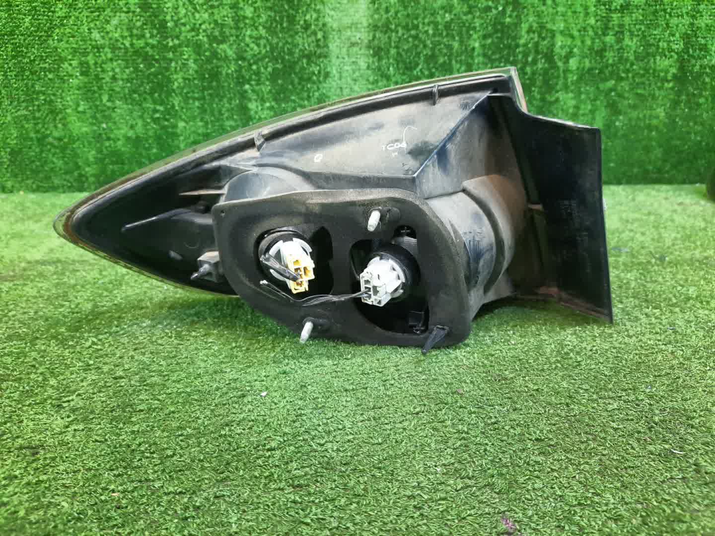 Стоп-сигнал правый задний MAZDA AXELA, MAZDA 3, 3 BK5P, BK3P, BKEP, BK 2 ракурс