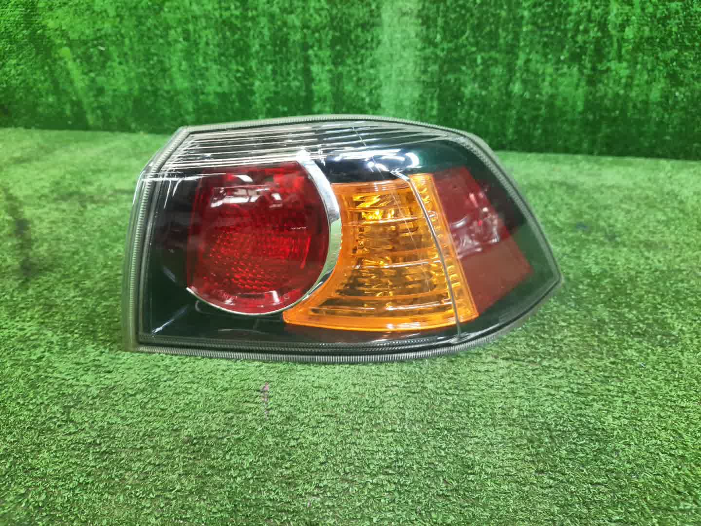 Стоп-сигнал правый задний MITSUBISHI LANCER, GALANT FORTIS CY4A, CY2A, CY3A, CY6A 1 ракурс