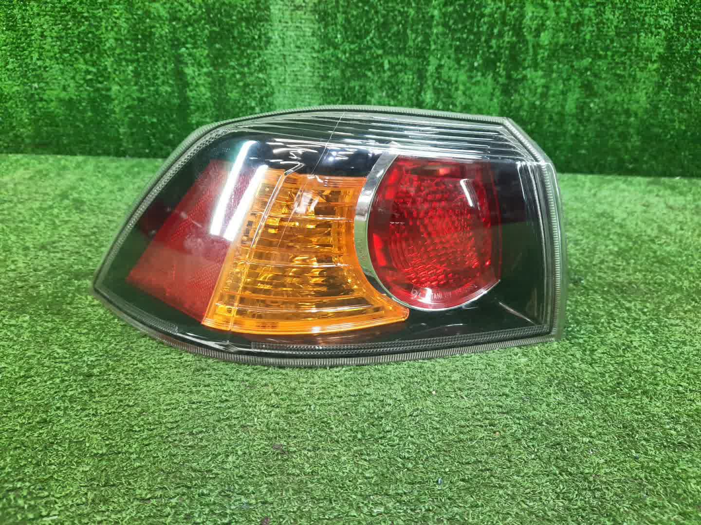 Стоп-сигнал левый задний MITSUBISHI LANCER, GALANT FORTIS CY4A, CY2A, CY3A, CY6A 1 ракурс