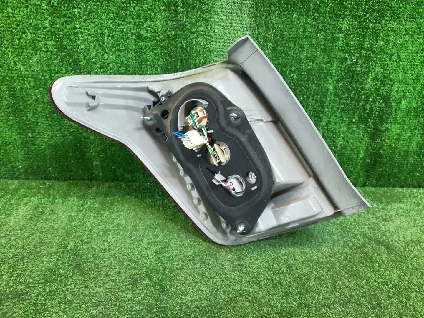 Стоп-сигнал правый задний TOYOTA COROLLA FIELDER, FIELDER ZRE144G, ZRE142G, NZE144G, NZE141G 2 ракурс