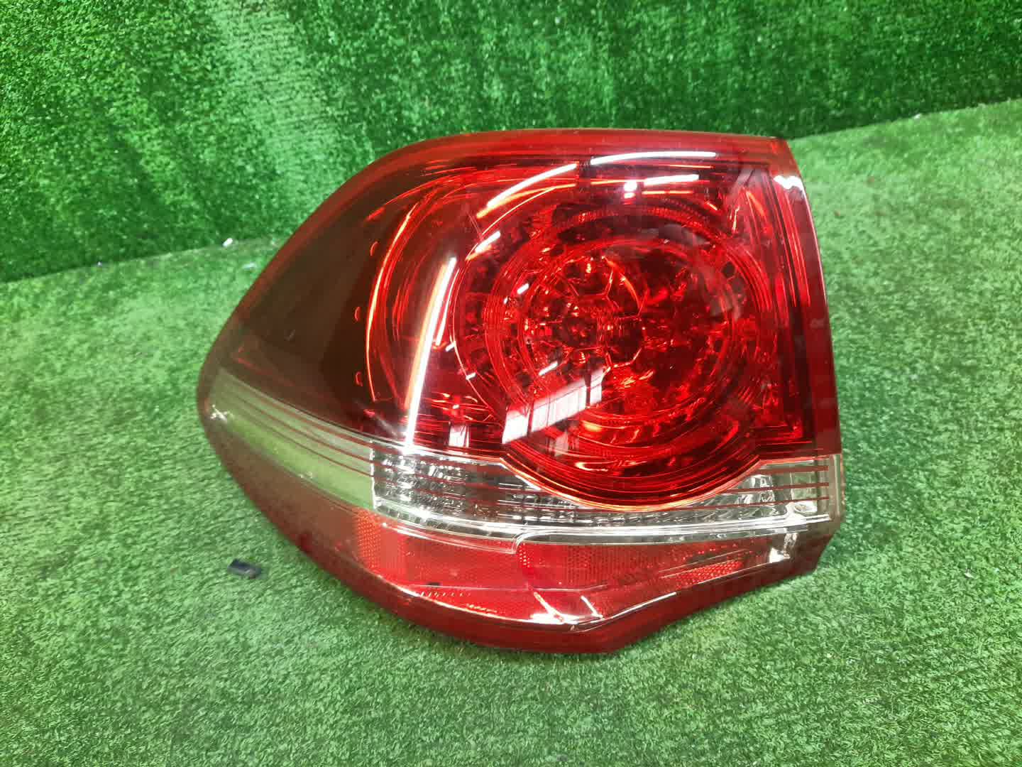 Стоп-сигнал левый задний TOYOTA CROWN GRS200 1 ракурс