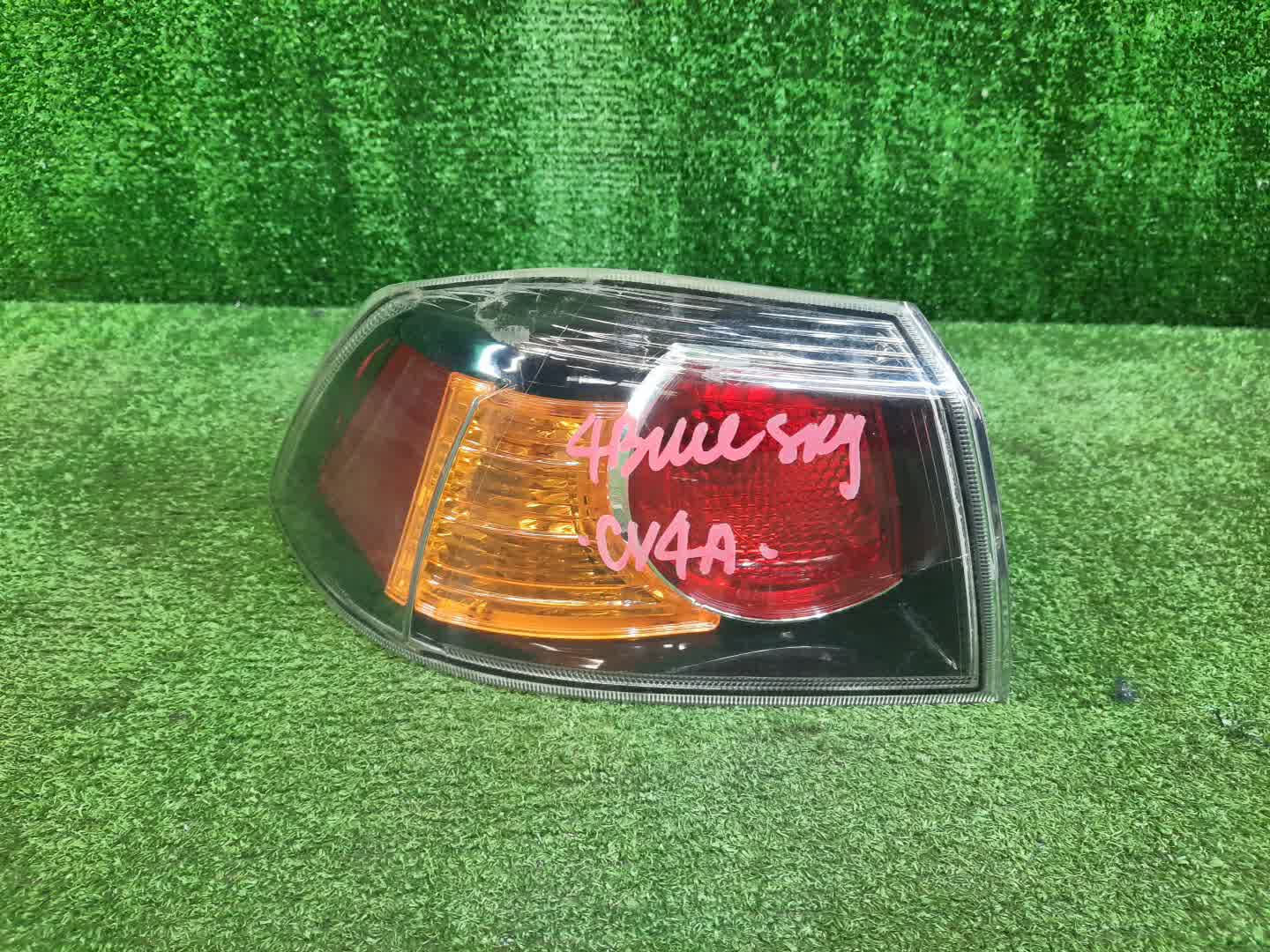 Стоп-сигнал левый задний MITSUBISHI LANCER, GALANT FORTIS CY4A, CY2A, CY3A, CY6A 1 ракурс