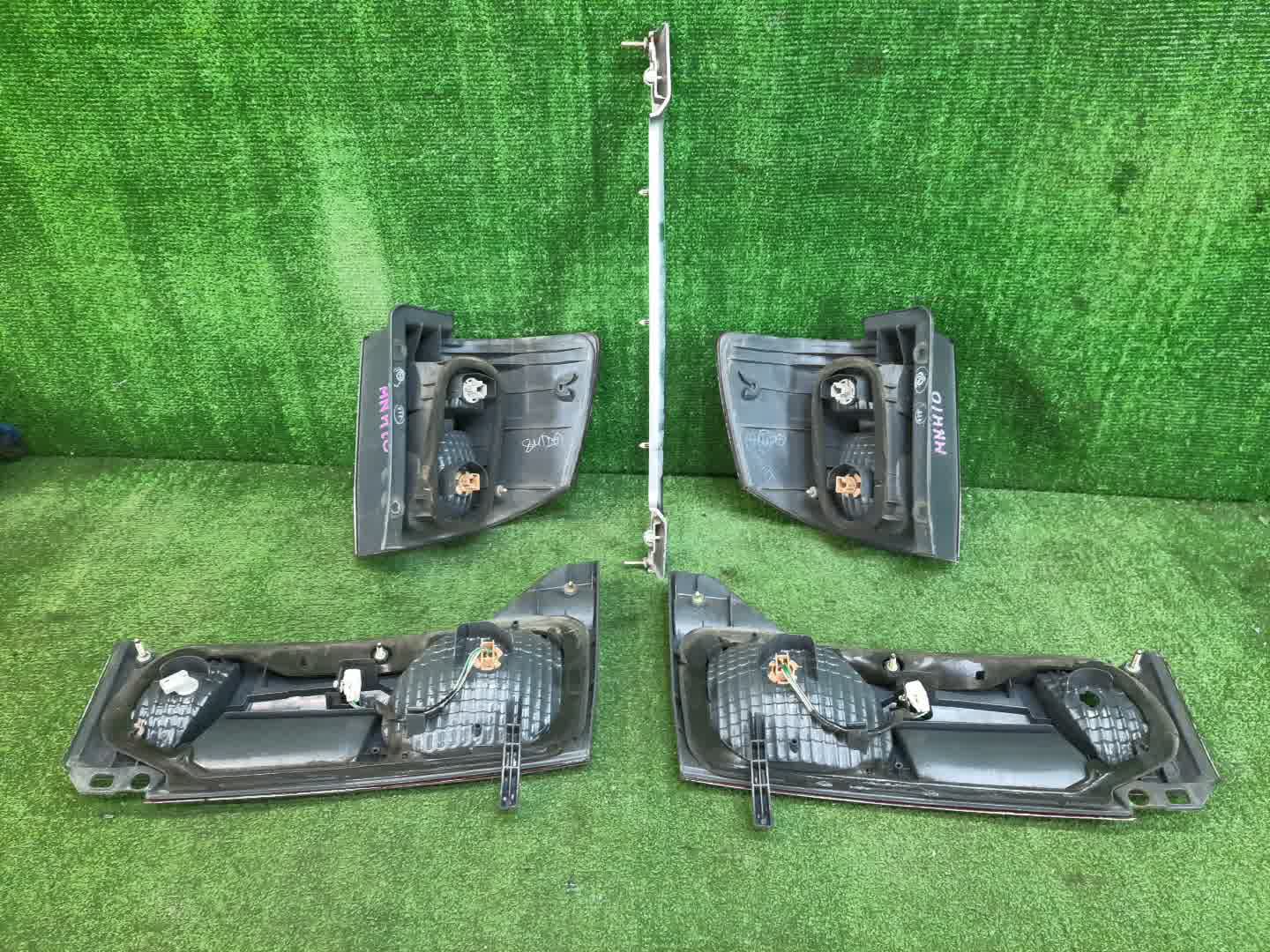 Стоп-сигнал задний TOYOTA ALPHARD MNH15W, MNH10W, ANH15W, ANH10W 2 ракурс