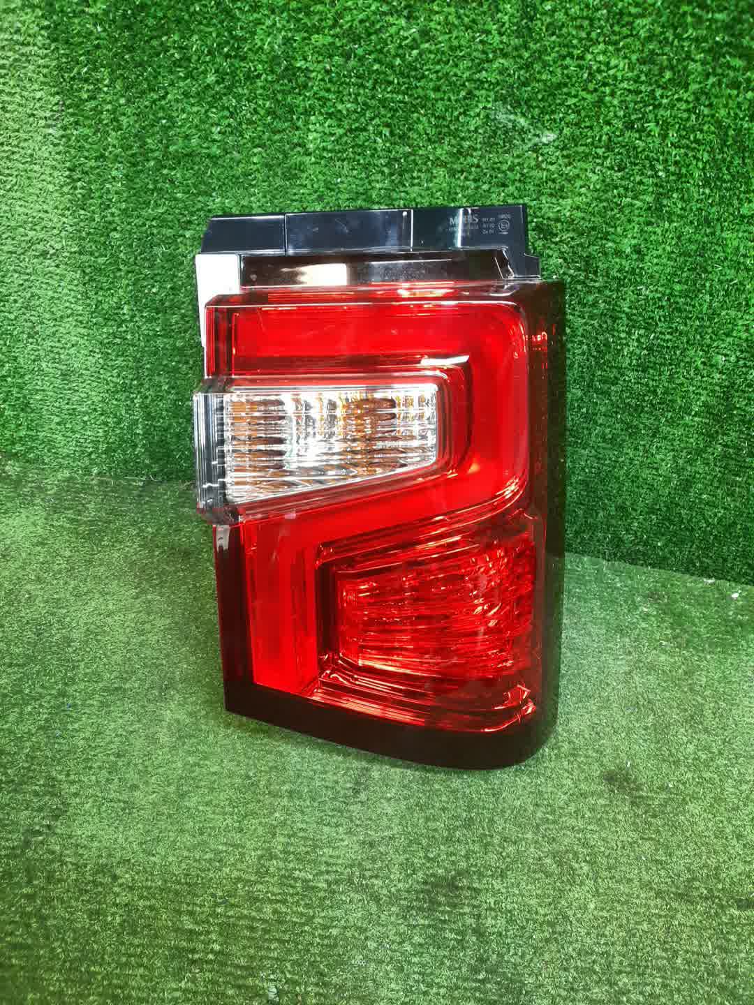 Стоп-сигнал правый задний MITSUBISHI DELICA D5 CV1W, CV2W, CV4W, CV5W 8330B138 1 ракурс