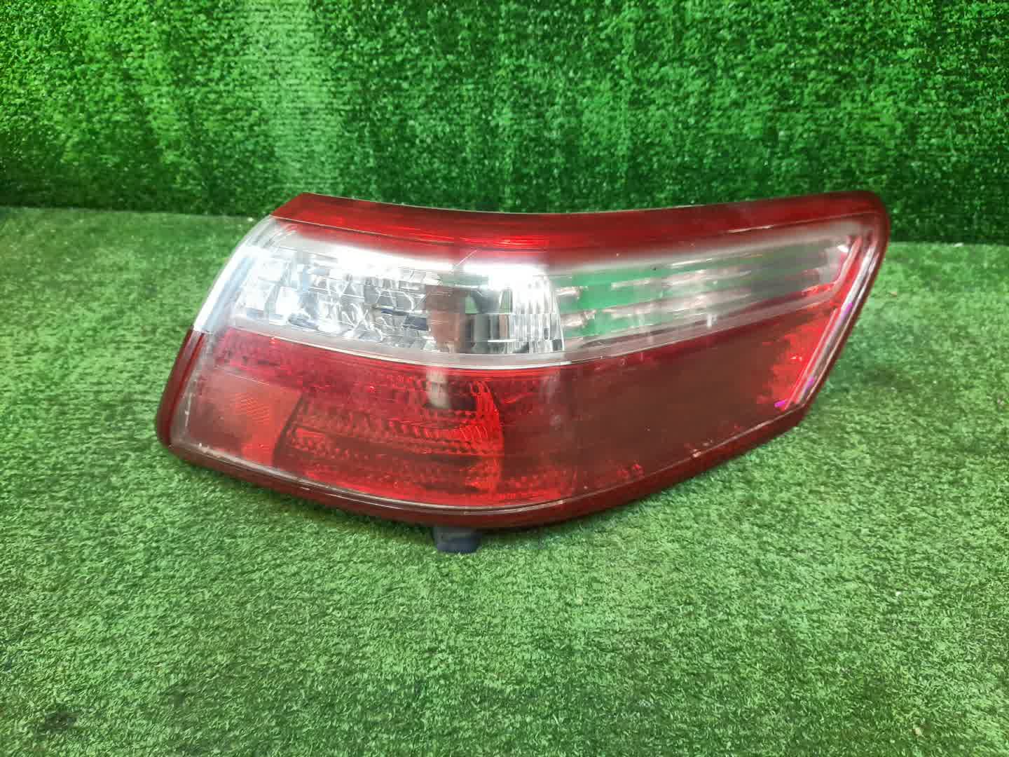 Стоп-сигнал правый задний TOYOTA CAMRY, ALTIS AHV40, GSV40, ACV40, ACV45, ACV40N, ACV45N 1 ракурс