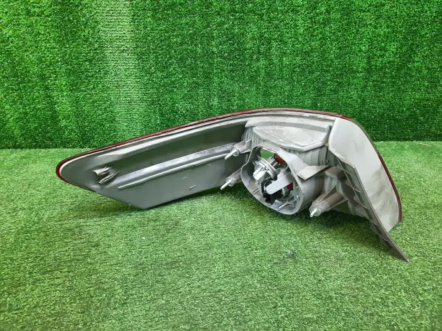 Стоп-сигнал правый задний TOYOTA CAMRY, ALTIS AHV40, GSV40, ACV40, ACV45, ACV40N, ACV45N 3 ракурс
