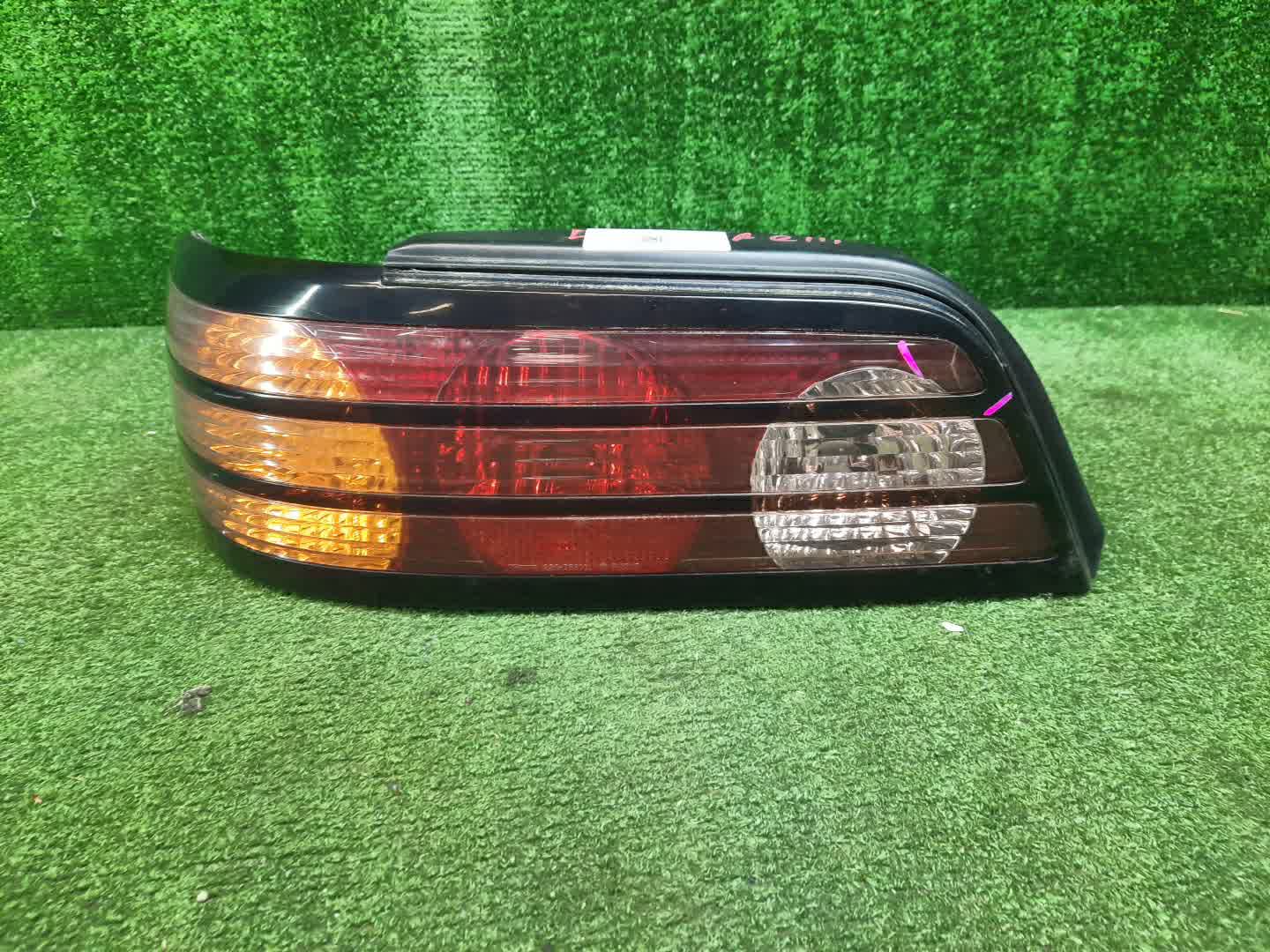 Стоп-сигнал левый задний TOYOTA COROLLA LEVIN AE110 1 ракурс Стоп-сигнал левый задний TOYOTA COROLLA LEVIN AE110 1 ракурс