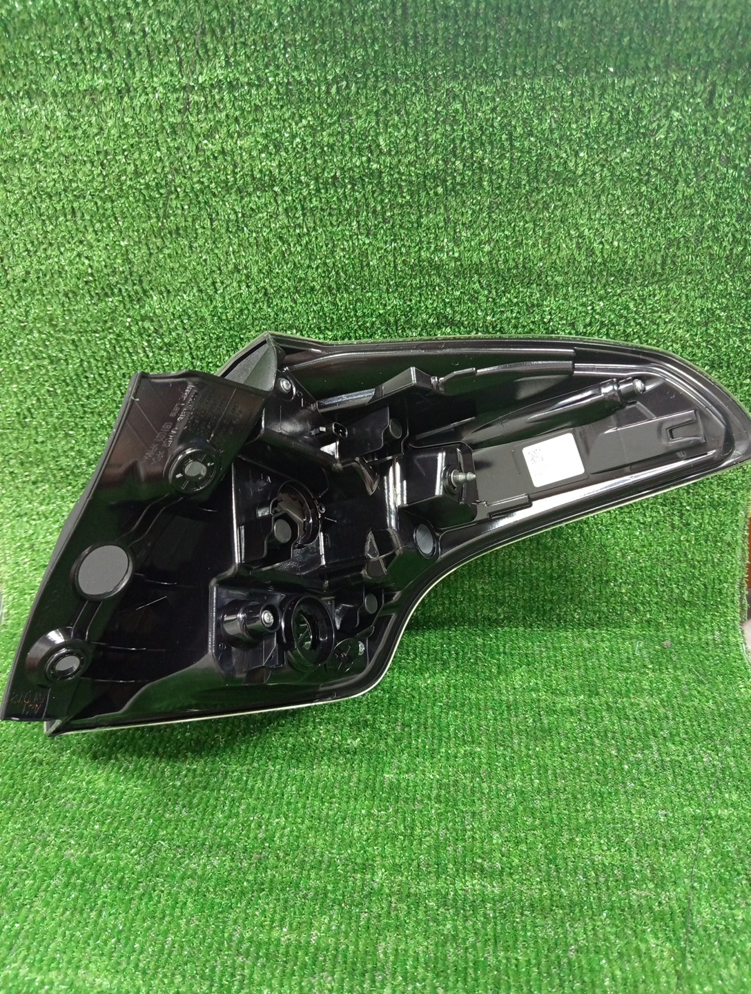 Стоп-сигнал левый задний TOYOTA RAV4 ASA42 81561-42202 2 ракурс