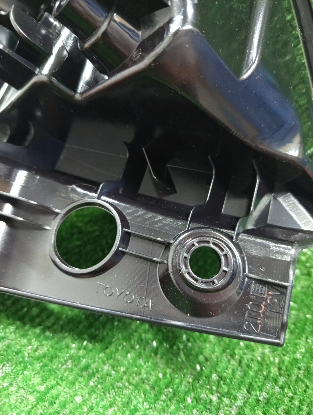 Стоп-сигнал левый задний TOYOTA RAV4 ASA42 81561-42202 5 ракурс