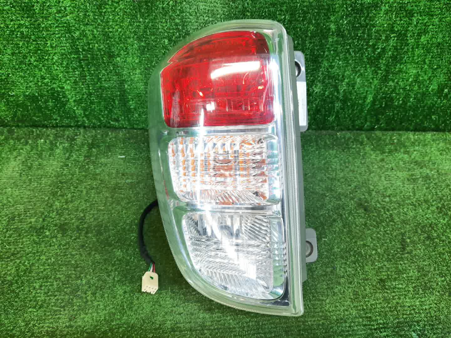 Стоп-сигнал левый задний TOYOTA RUSH, BE-GO J210E, J200E, J210G, J200G 1 ракурс