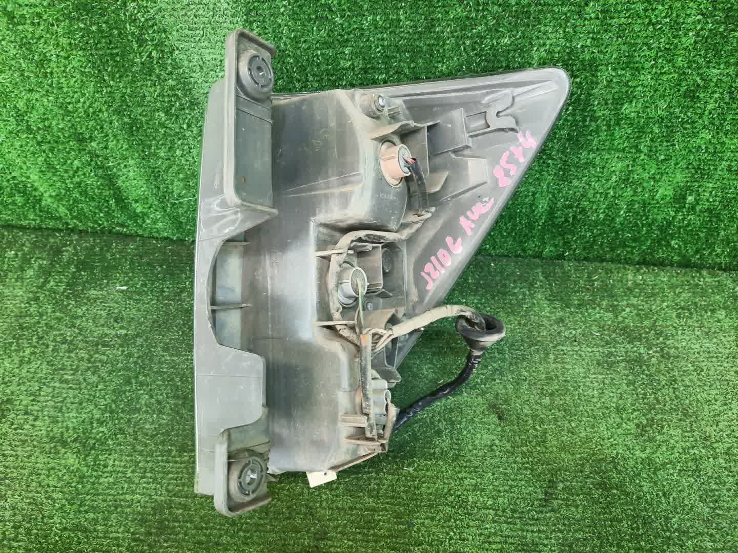 Стоп-сигнал левый задний TOYOTA RUSH, BE-GO J210E, J200E, J210G, J200G 2 ракурс