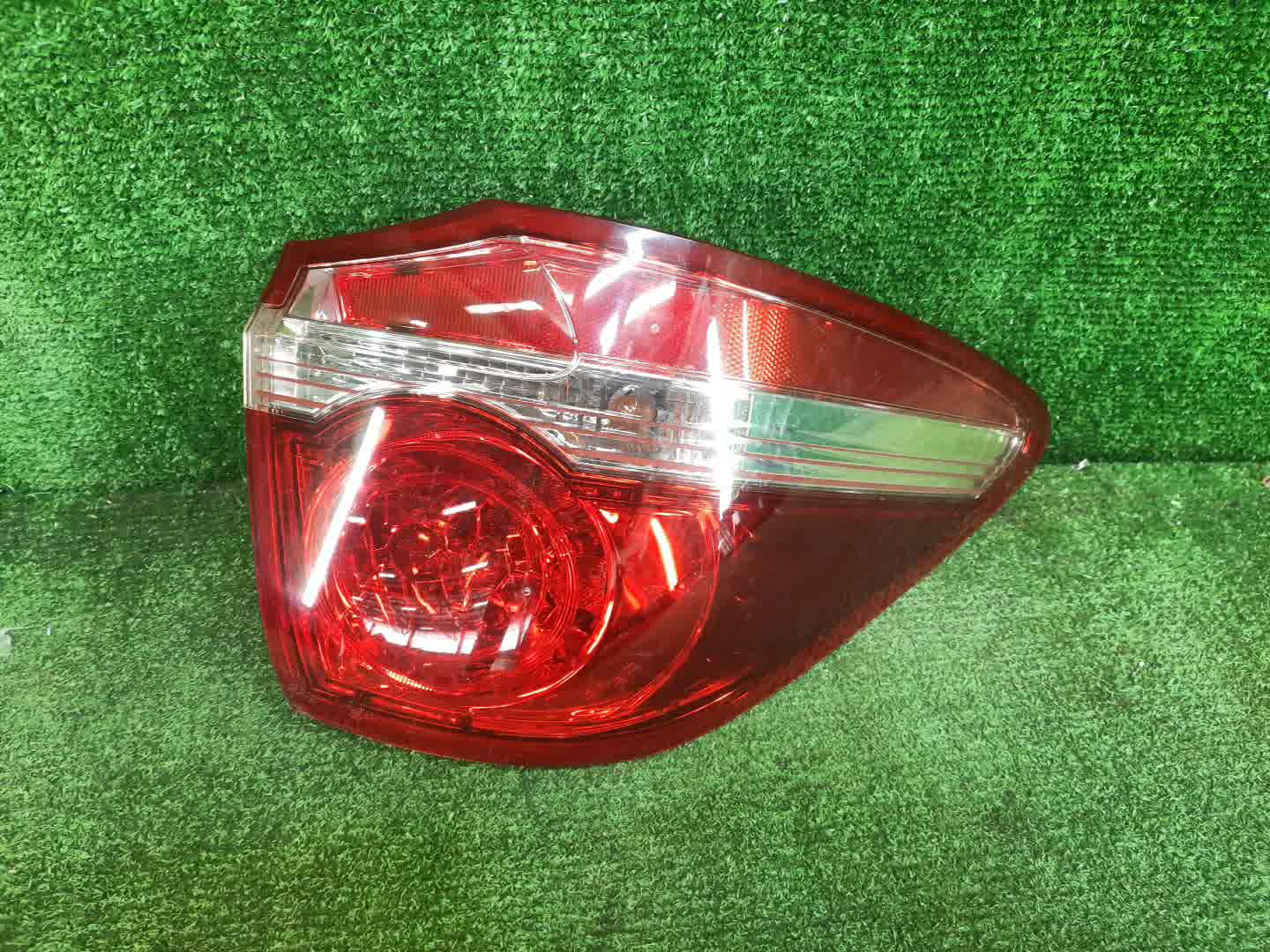 Стоп-сигнал левый задний TOYOTA CROWN GRS200 1 ракурс