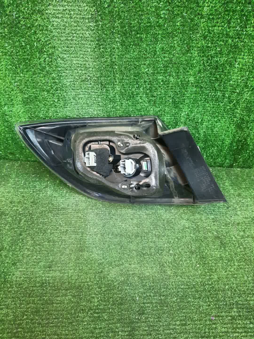 Стоп-сигнал правый задний MAZDA AXELA, MAZDA 3, 3 BK5P, BK3P, BKEP, BK 2 ракурс