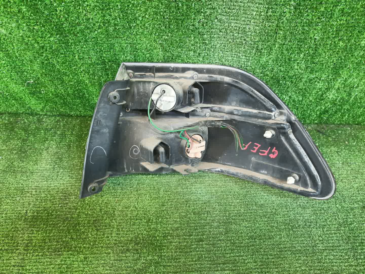 Стоп-сигнал левый задний MAZDA CAPELLA, 626 GF8P, GFEP, GFFP, GFER, GF 2 ракурс