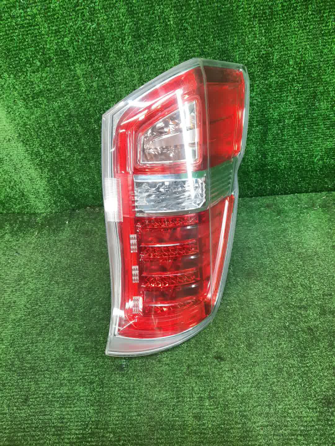 Стоп-сигнал правый задний HONDA STEPWGN RK1 1 ракурс