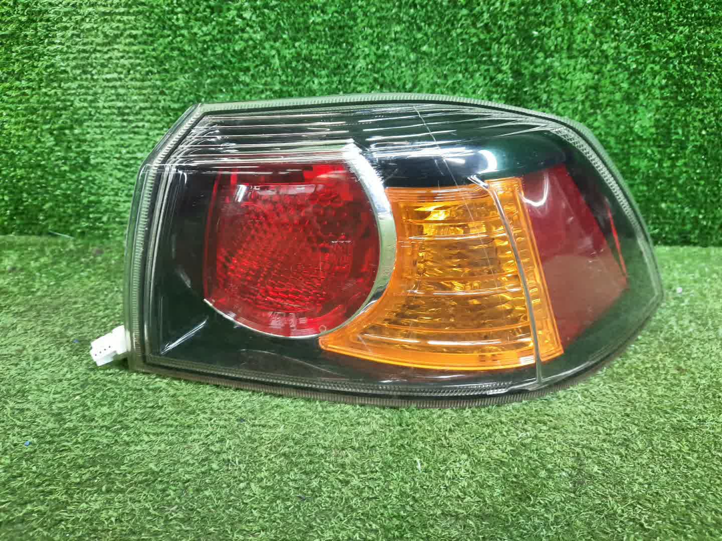 Стоп-сигнал правый задний MITSUBISHI LANCER, GALANT FORTIS CY4A, CY2A, CY3A, CY6A 1 ракурс