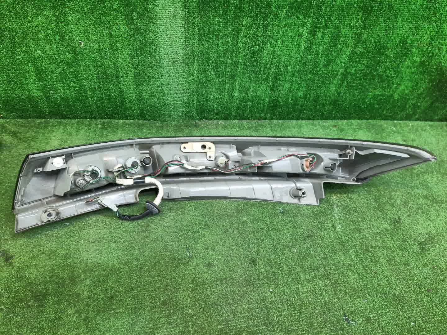 Стоп-сигнал правый задний HONDA STREAM RN9, RN6, RN7, RN8 3 ракурс