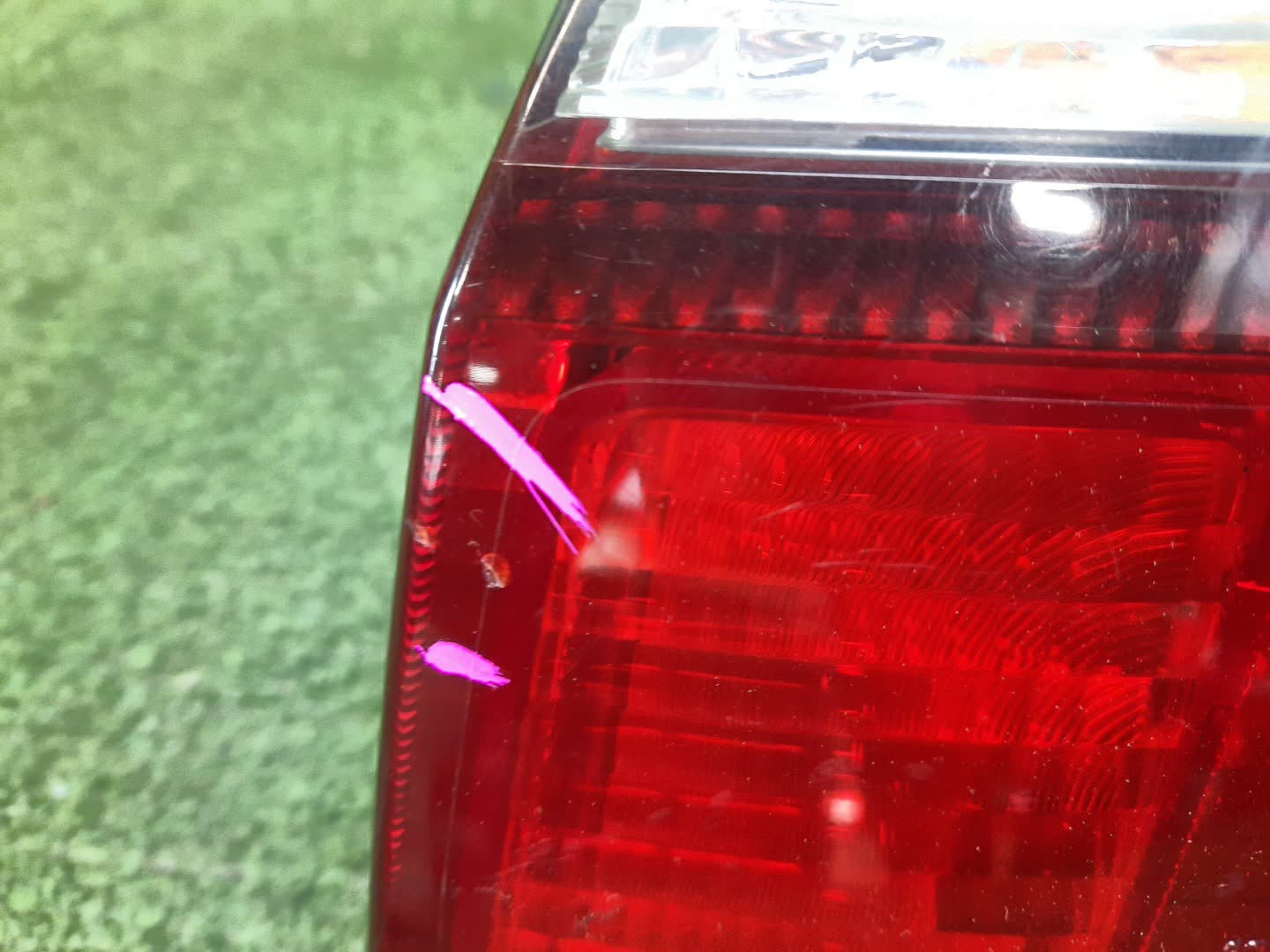 Стоп-сигнал правый задний SUBARU LEGACY BH9, BH5, BHE, BHC 2 ракурс